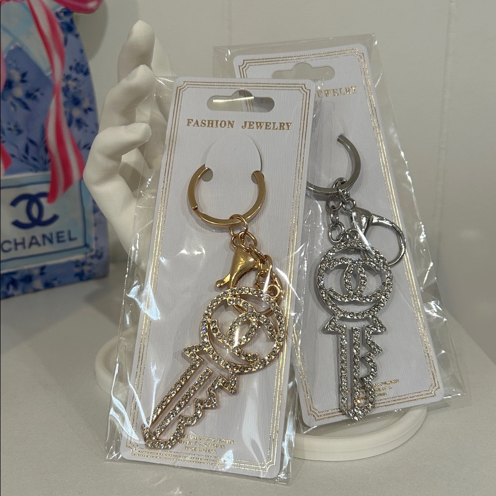 Crystal Key Charm Keychain - Silver & Gold - Picture 4 of 4